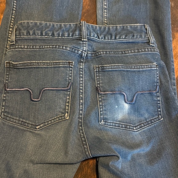 Lola Kimes 2/36 - Picture 3 of 4